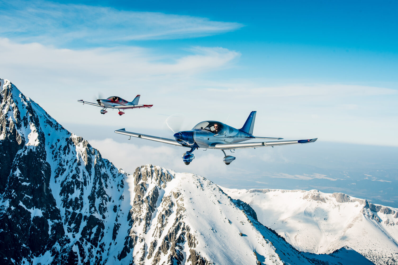 Bun venit la Avionik, o școală de aviație EASA din Moldova